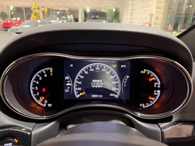 ジープ・グランドチェロキー ７５ｔｈアニバーサリーエディション　１年保証付／８０台限定車／黒ベージュ革パワーシート／シートヒーター／ステアリングヒーター／フルセグ／ＥＴＣ／ＡＣＣ／ＢＳＭ／エアサス／Ｂｌｕｅｔｏｏｔｈ＆ＵＳＢ／前＆横＆後カメラ／純正２０ｉｎｃｈＡＷ（38枚目）