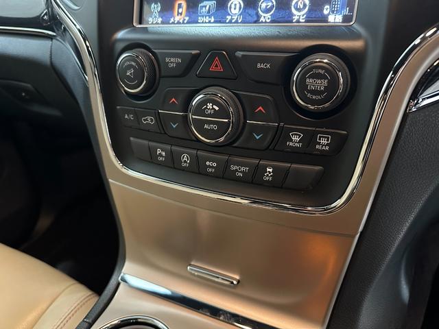 ジープ・グランドチェロキー ７５ｔｈアニバーサリーエディション　１年保証付／８０台限定車／黒ベージュ革パワーシート／シートヒーター／ステアリングヒーター／フルセグ／ＥＴＣ／ＡＣＣ／ＢＳＭ／エアサス／Ｂｌｕｅｔｏｏｔｈ＆ＵＳＢ／前＆横＆後カメラ／純正２０ｉｎｃｈＡＷ（47枚目）