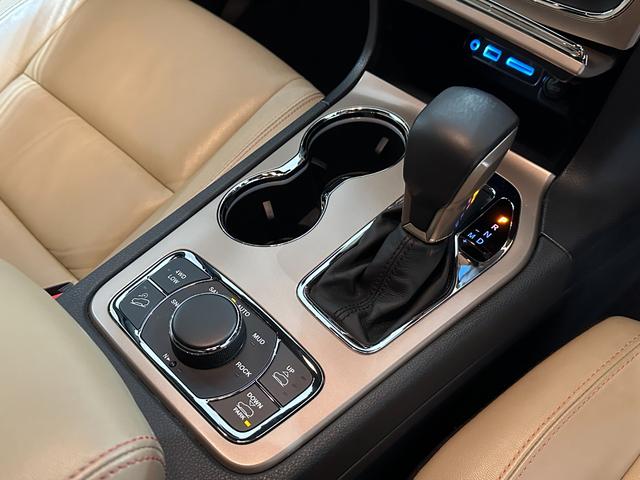 ジープ・グランドチェロキー ７５ｔｈアニバーサリーエディション　１年保証付／８０台限定車／黒ベージュ革パワーシート／シートヒーター／ステアリングヒーター／フルセグ／ＥＴＣ／ＡＣＣ／ＢＳＭ／エアサス／Ｂｌｕｅｔｏｏｔｈ＆ＵＳＢ／前＆横＆後カメラ／純正２０ｉｎｃｈＡＷ（49枚目）