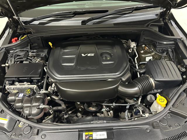 ジープ・グランドチェロキー ７５ｔｈアニバーサリーエディション　１年保証付／８０台限定車／黒ベージュ革パワーシート／シートヒーター／ステアリングヒーター／フルセグ／ＥＴＣ／ＡＣＣ／ＢＳＭ／エアサス／Ｂｌｕｅｔｏｏｔｈ＆ＵＳＢ／前＆横＆後カメラ／純正２０ｉｎｃｈＡＷ（56枚目）