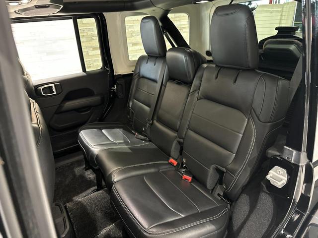 ジープ・ラングラーアンリミテッド サハラ　１年保証付／Ｃａｒｐｌａｙ／黒革シート／シートヒーター／ステアリングヒーター／フルセグ／Ｂｌｕｅｔｏｏｔｈ＆ＵＳＢ／前後ソナー／前＆横＆後カメラ／ＥＴＣ／ＢＳＭ／ＡＣＣ／純正１８ｉｎｃｈＡＷ（27枚目）