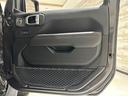 ルビコン　リーコン　１年保証付／正規ディーラー車／黒革ヒーター／Ｃａｒｐｌａｙ／フルセグ／ステアリングヒーター／ヒッチメンバー／ＢＳＭ／ＥＴＣ／社外前後バンパー／前後ソナー／前＆横＆後カメラ／純正１７ｉｎｃｈＡＷ（53枚目）