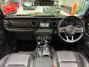 サハラ　スカイワンタッチパワートップ　１年保証付／限定車／Ｃａｒｐｌａｙ／ＡＣＣ／純正１８ＡＷ／黒革シート＆ヒーター付き／フルセグ／ＥＴＣ２．０／ＢＳＭ／ステアリングヒーター／Ｆ＆Ｓ＆Ｂカメラ／ＡＬＰＩＮＥスピーカー／前後ソナー／修復歴無（33枚目）