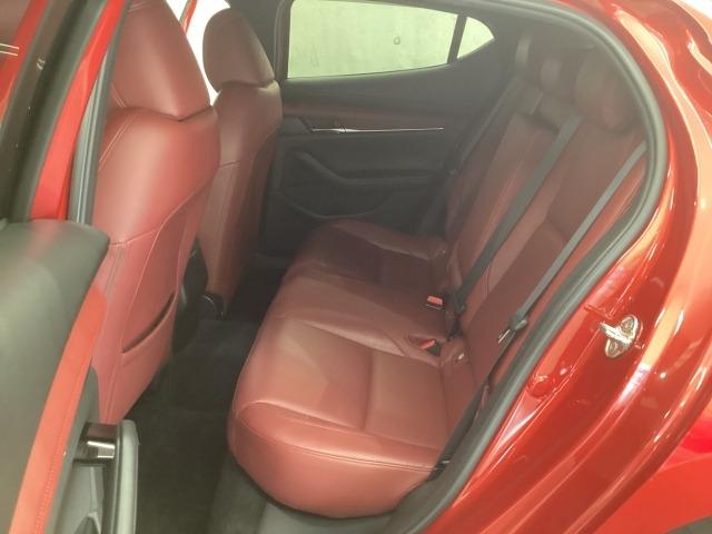 ＭＡＺＤＡ３ファストバック １．８　ＸＤ　バーガンディ　セレクション　地デジ　３６０°モニター　ワンオーナー　ＡＬＨ　ＭＲＣＣ　パーキングセンサー　本革パワーシート　シートヒーター　２カメラドラレコ　Ｂｌｕｅｔｏｏｔｈ　レーンキープアシスト　レーンアシスト　誤発進抑制（10枚目）