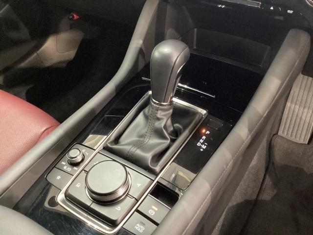 ＭＡＺＤＡ３ファストバック １．８　ＸＤ　バーガンディ　セレクション　地デジ　３６０°モニター　ワンオーナー　ＡＬＨ　ＭＲＣＣ　パーキングセンサー　本革パワーシート　シートヒーター　２カメラドラレコ　Ｂｌｕｅｔｏｏｔｈ　レーンキープアシスト　レーンアシスト　誤発進抑制（20枚目）