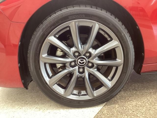 ＭＡＺＤＡ３ファストバック １．８　ＸＤ　バーガンディ　セレクション　地デジ　３６０°モニター　ワンオーナー　ＡＬＨ　ＭＲＣＣ　パーキングセンサー　本革パワーシート　シートヒーター　２カメラドラレコ　Ｂｌｕｅｔｏｏｔｈ　レーンキープアシスト　レーンアシスト　誤発進抑制（32枚目）