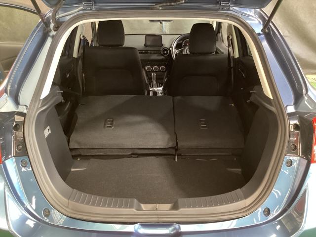 デミオ 1.5 15S ツーリング 地デジ 360°モニター ワンオーナー HBC パーキングセンサー 車線逸脱警報装置 ドラレコ Bluetooth シートヒーター コーナーソナー 地デジ インテリジェントキー Bカメラ 記録簿(12枚目)