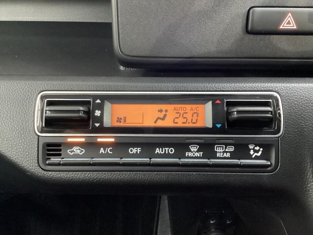 温度の設定のみで快適な風量やモードなどを自動調整してくれるフルオートエアコンを装備！