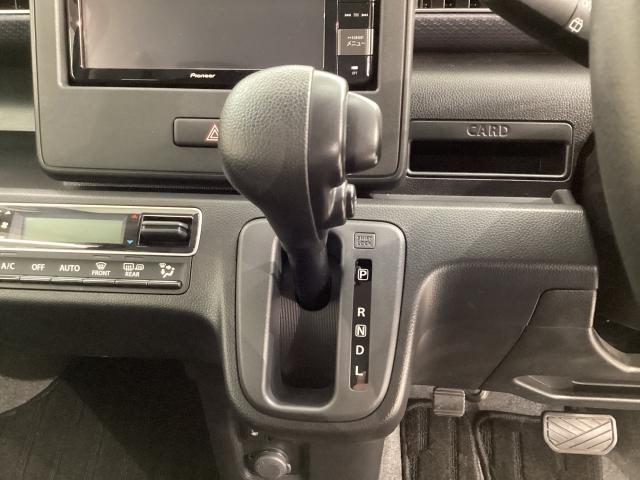 変速ショックが少なく滑らかで低燃費にも貢献してくれるＣＶＴ！