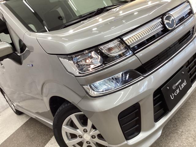 ＬＥＤヘッドライト装備！明るい白色光で夜間走行時の高い視認性を確保し、ＬＥＤならではの省電力化で低燃費にも貢献しています。