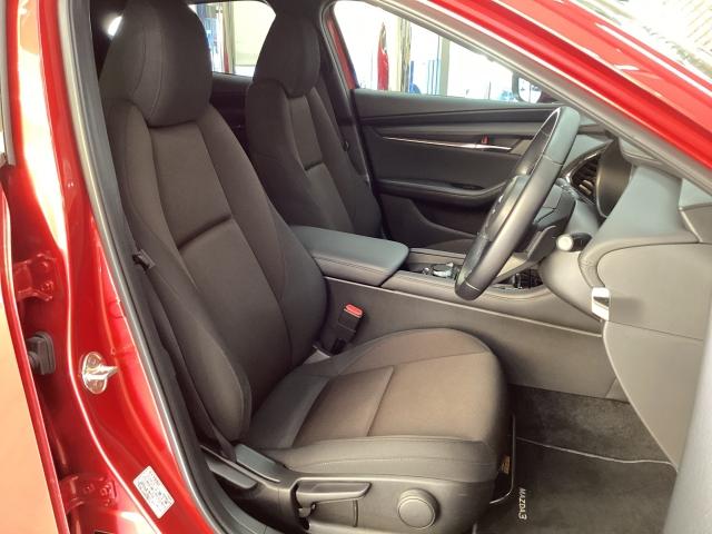 ＭＡＺＤＡ３ファストバック ２．０　２０Ｓ　プロアクティブ　地デジ　３６０°モニター　ワンオーナー　ＡＬＨ　ＭＲＣＣ　パーキングセンサー　レーンキープアシスト　２カメラドラレコ　Ｂｌｕｅｔｏｏｔｈ　アドバンストキーレス　アラウンドビューモニター　ＤＶＤ　地デジ（8枚目）