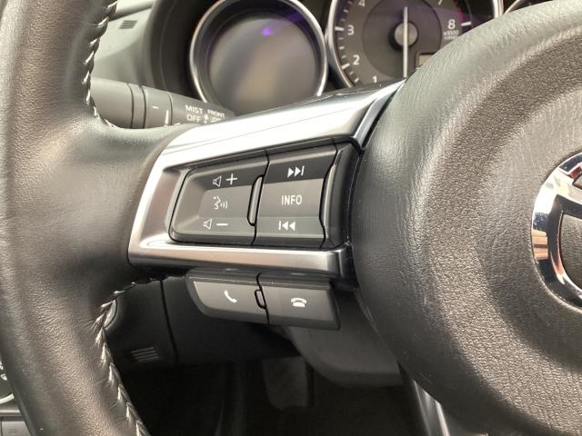 �I�[�f�B�I�����[�g�R���g���[���X�C�b�`�ɂ��A�茳�ł̃X�e���I�����A�n���Y�t���[�ʘb���y���߂܂��B