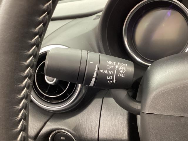 ���o�[���`�t�s�n�̈ʒu�ɂ��Ă���Ƃ��A���C���Z���T�[���J�����m����ƁA�J�ʂɉ����ă��C�p�[�������ō쓮���Ă����I�[�g���C�p�[�𑕔��I�ݒ�ύX�Ŕ�쓮�ɂ���ƁA�Ԍ��쓮�ɌŒ肳��܂��B