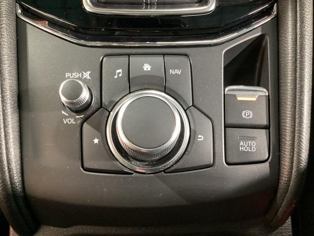 �u���[�L�y�_�����瑫�𗣂��Ă��A��~��Ԃ��ێ�����I�[�g�z�[���h�I�M���҂���a�ؒ��ȂǂɃu���[�L�y�_���𓥂ݑ�����K�v���Ȃ��A���̔����y�����Ă���܂��B