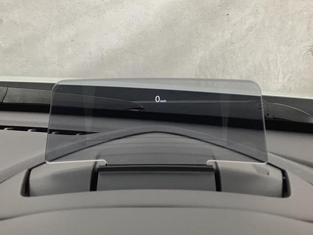 �ԑ��Ȃǂ�\�����Ă����A�N�e�B�u�E�h���C�r���O�E�f�B�X�v���C�B������œ_���߂����Ȃ��ς݁A�C�����悭���S�ɉ^�]���y���߂܂��B