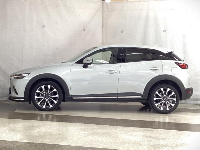 �z�Ƃ����ْ����ƃX�s�[�h���A�͋����A������������\�������I�ő��݊��̂���}�c�_�̍����f�U�C���I�����̂ނقǔ������X�^�C�����O�ł��B