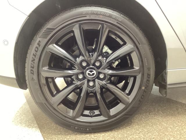 ＭＡＺＤＡ３ファストバック ２．０　Ｘ　バーガンディ　セレクション　４ＷＤ　地デジ　ＢＯＳＥ　３６０°モニター　ＡＬＨ　ＭＲＣＣ　パーキングセンサー　本革パワーシート　シートヒーター　２カメラドラレコ　Ｂｌｕｅｔｏｏｔｈ　革　３６０°カメラ　オートライト　ＬＥＤヘッドランプ（33枚目）