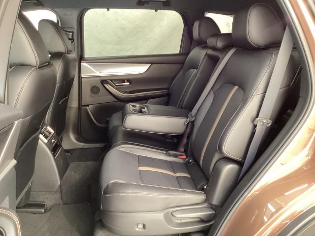 ��Ȃ��������Ƃ��낰��X�y�[�X���m�ۂ��A������̑O�ʏՓˎ��ɂ͌�ȏ���̉����g���V�[�g���犊�藎���邱�Ƃ�}������\���ɂȂ��Ă܂��B