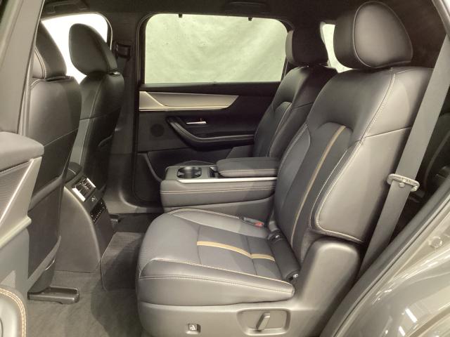 ��Ȃ��������Ƃ��낰��X�y�[�X���m�ۂ��A������̑O�ʏՓˎ��ɂ͌�ȏ���̉����g���V�[�g���犊�藎���邱�Ƃ�}������\���ɂȂ��Ă܂��B