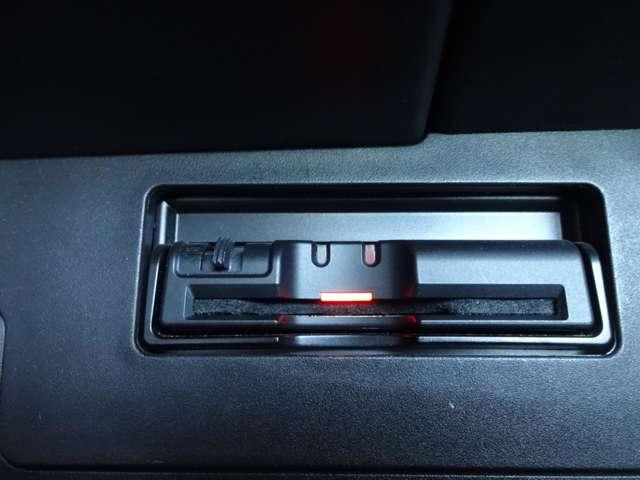 セレナ ２．０　ハイウェイスター　Ｖセレクション　メモリーナビ・バックビューモニター・ＥＴＣ（7枚目）