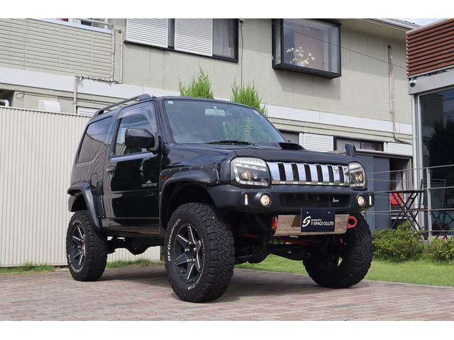 ジムニー ランドベンチャー　ユーザー様買取車　特別仕様車　ＭＡＲＶＩＮショートバンパー　ＤＩＲＴ－ＸＣ１６ＡＷ　ＲＰＧリフトアップ　ＷｉｒｕｓＷｉｎマフラー　ＢＡＤフェイスヘッドライト　ＬＥＤサンダーテール　ＳｔｒａｄａナビＴＶ（7枚目）