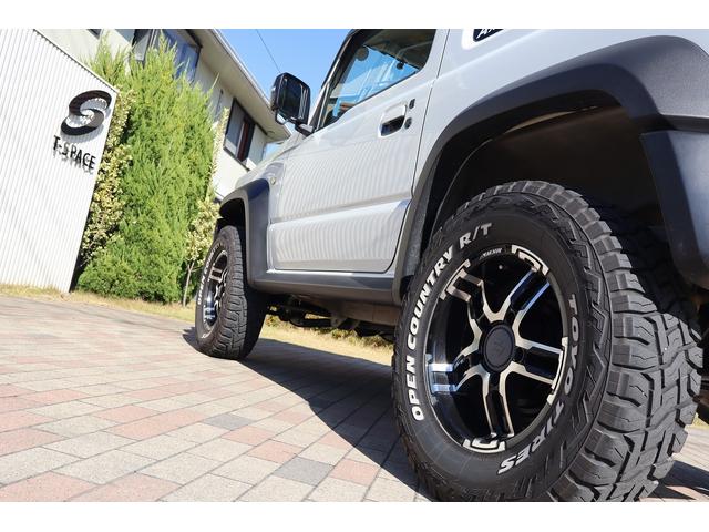 ジムニーシエラ ＪＣ　ＪＡＯＳスポーツカウル　スキッドプレート　丸型ＬＥＤテール　ＢＡＴＴＬＥＺマフラー　ＭＫＷ１６インチＡＷ　ＯＰＥＮＣＯＵＮＴＲＹ．Ｒ／Ｔタイヤ　ＣＡＮＵＳリフトアップ車高調　　ルーフラック　リアラダー（11枚目）