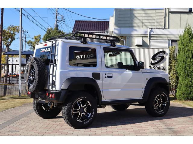 ジムニーシエラ ＪＣ　ＪＡＯＳスポーツカウル　スキッドプレート　丸型ＬＥＤテール　ＢＡＴＴＬＥＺマフラー　ＭＫＷ１６インチＡＷ　ＯＰＥＮＣＯＵＮＴＲＹ．Ｒ／Ｔタイヤ　ＣＡＮＵＳリフトアップ車高調　　ルーフラック　リアラダー（12枚目）