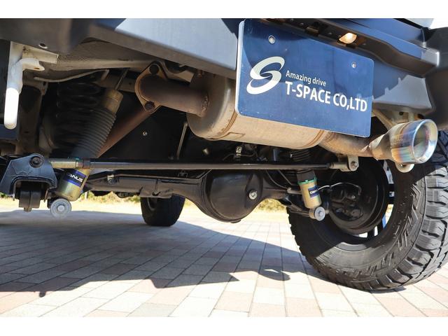 ジムニーシエラ ＪＣ　ＪＡＯＳスポーツカウル　スキッドプレート　丸型ＬＥＤテール　ＢＡＴＴＬＥＺマフラー　ＭＫＷ１６インチＡＷ　ＯＰＥＮＣＯＵＮＴＲＹ．Ｒ／Ｔタイヤ　ＣＡＮＵＳリフトアップ車高調　　ルーフラック　リアラダー（68枚目）