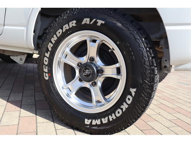 ジムニー ランドベンチャー　最終１０型　特別仕様車　モンスタースポーツ２０ｍｍリフトアップキット　Ｗｅｄｓ１６ＡＷ　ＧＥＯＬＡＮＤＡＲ．Ａ／Ｔタイヤ　背面ハードカバー　メッキグリル＆ガーニッシュ　ＨＤＤナビフルセグ　禁煙車（68枚目）