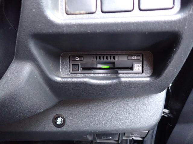 ハイエースバン スーパーＧＬ　ダークプライム　ナビ　地デジ　バックカメラ　Ｂｌｕｅｔｏｏｔｈ　記録簿　純正ＬＥＤヘッドライト　スマートキースペアキー　車中泊ベッドキット　ハーフレザー＆シートカバー　ＥＴＣ２．０　オートハイビーム　ルーフラック（38枚目）