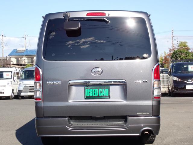 ハイエースバン スーパーＧＬ　記録簿　フルエアロ　ローダウン社外１６アルミ　オープンカントリー　オーバーフェンダー　ナビ　地デジ　バックカメラ　Ｂｌｕｅｔｏｏｔｈ　ＤＶＤ　ＨＤＭＩ　ドライブレコーダー　ＡＣ１００Ｖ　ＥＴＣ　ＨＩＤ（8枚目）