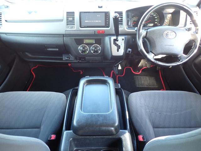 ハイエースバン スーパーＧＬ　記録簿　フルエアロ　ローダウン社外１６アルミ　オープンカントリー　オーバーフェンダー　ナビ　地デジ　バックカメラ　Ｂｌｕｅｔｏｏｔｈ　ＤＶＤ　ＨＤＭＩ　ドライブレコーダー　ＡＣ１００Ｖ　ＥＴＣ　ＨＩＤ（9枚目）