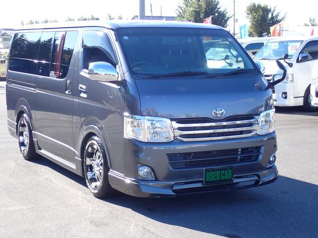 ハイエースバン スーパーＧＬ　記録簿　フルエアロ　ローダウン社外１６アルミ　オープンカントリー　オーバーフェンダー　ナビ　地デジ　バックカメラ　Ｂｌｕｅｔｏｏｔｈ　ＤＶＤ　ＨＤＭＩ　ドライブレコーダー　ＡＣ１００Ｖ　ＥＴＣ　ＨＩＤ（10枚目）