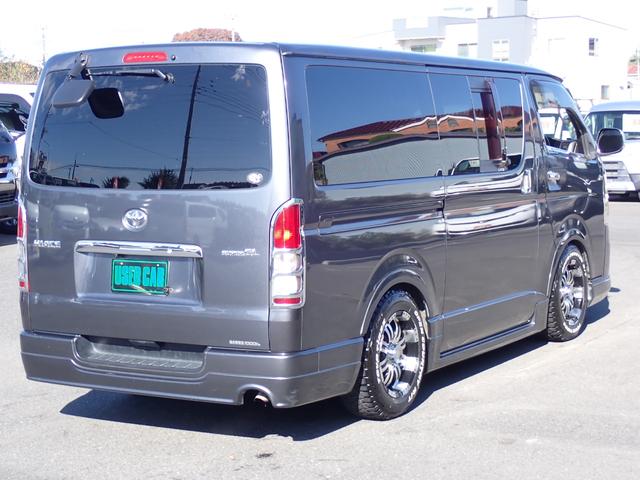 ハイエースバン スーパーＧＬ　記録簿　フルエアロ　ローダウン社外１６アルミ　オープンカントリー　オーバーフェンダー　ナビ　地デジ　バックカメラ　Ｂｌｕｅｔｏｏｔｈ　ＤＶＤ　ＨＤＭＩ　ドライブレコーダー　ＡＣ１００Ｖ　ＥＴＣ　ＨＩＤ（12枚目）