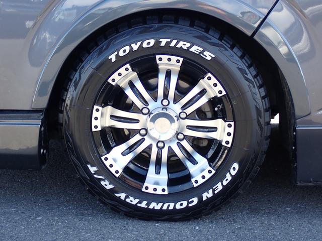 ハイエースバン スーパーＧＬ　記録簿　フルエアロ　ローダウン社外１６アルミ　オープンカントリー　オーバーフェンダー　ナビ　地デジ　バックカメラ　Ｂｌｕｅｔｏｏｔｈ　ＤＶＤ　ＨＤＭＩ　ドライブレコーダー　ＡＣ１００Ｖ　ＥＴＣ　ＨＩＤ（16枚目）