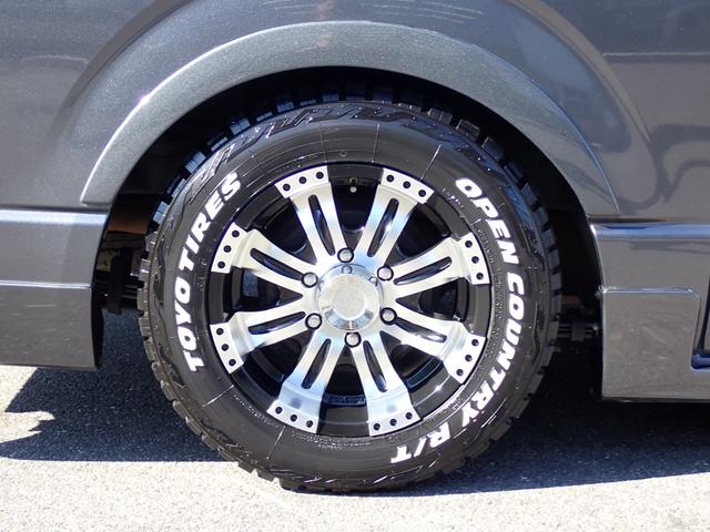 ハイエースバン スーパーＧＬ　記録簿　フルエアロ　ローダウン社外１６アルミ　オープンカントリー　オーバーフェンダー　ナビ　地デジ　バックカメラ　Ｂｌｕｅｔｏｏｔｈ　ＤＶＤ　ＨＤＭＩ　ドライブレコーダー　ＡＣ１００Ｖ　ＥＴＣ　ＨＩＤ（18枚目）