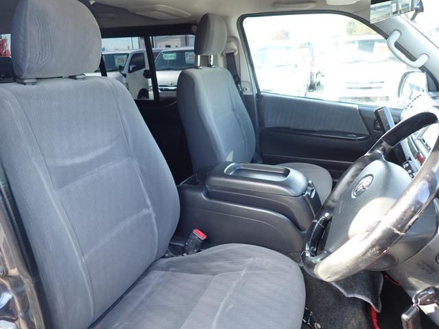 ハイエースバン スーパーＧＬ　記録簿　フルエアロ　ローダウン社外１６アルミ　オープンカントリー　オーバーフェンダー　ナビ　地デジ　バックカメラ　Ｂｌｕｅｔｏｏｔｈ　ＤＶＤ　ＨＤＭＩ　ドライブレコーダー　ＡＣ１００Ｖ　ＥＴＣ　ＨＩＤ（26枚目）