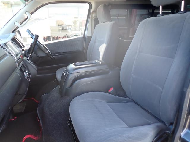 ハイエースバン スーパーＧＬ　記録簿　フルエアロ　ローダウン社外１６アルミ　オープンカントリー　オーバーフェンダー　ナビ　地デジ　バックカメラ　Ｂｌｕｅｔｏｏｔｈ　ＤＶＤ　ＨＤＭＩ　ドライブレコーダー　ＡＣ１００Ｖ　ＥＴＣ　ＨＩＤ（28枚目）