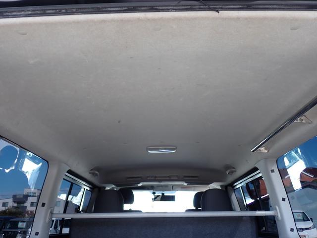 ハイエースバン スーパーＧＬ　記録簿　フルエアロ　ローダウン社外１６アルミ　オープンカントリー　オーバーフェンダー　ナビ　地デジ　バックカメラ　Ｂｌｕｅｔｏｏｔｈ　ＤＶＤ　ＨＤＭＩ　ドライブレコーダー　ＡＣ１００Ｖ　ＥＴＣ　ＨＩＤ（32枚目）