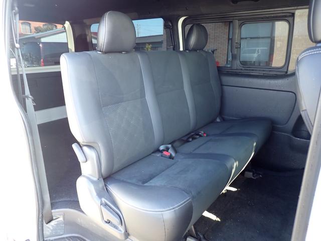 ハイエースバン スーパーGL ダークプライムII 記録簿 モデリスタエアロ ナビ 地デジ 純正LEDヘッドライト Bluetooth デジタルインナーミラー スマートキー 社外17アルミ ホワイトレター AC100V ETC 衝突軽減 横滑り防止(29枚目)