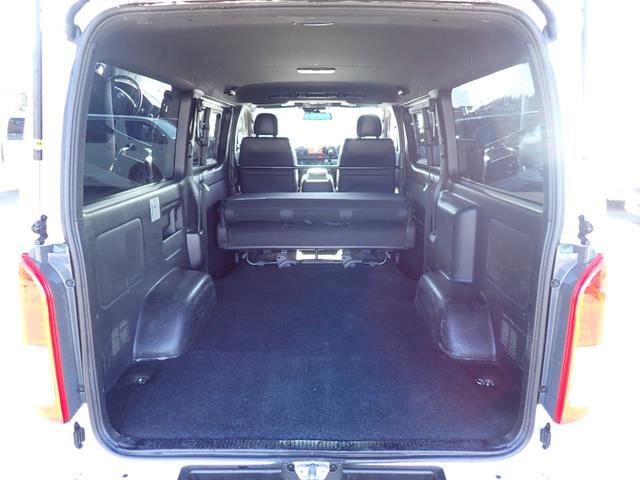 ハイエースバン スーパーGL ダークプライムII 記録簿 モデリスタエアロ ナビ 地デジ 純正LEDヘッドライト Bluetooth デジタルインナーミラー スマートキー 社外17アルミ ホワイトレター AC100V ETC 衝突軽減 横滑り防止(31枚目)