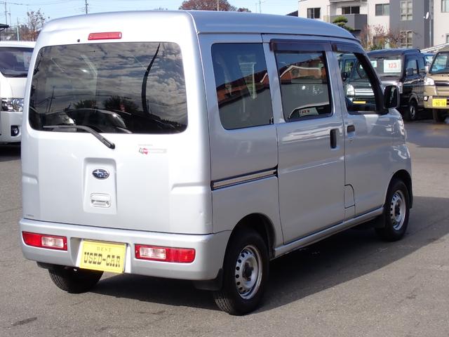 サンバーバン トランスポーター 1オーナー 記録簿付 キーレス ETC パワーウインドウ プライバシーガラス ドアバイザー 145R12 2025年製ブリヂストン ダブルエアバッグ タイミングチェーン車 2(4)人乗 荷室フラット(12枚目)