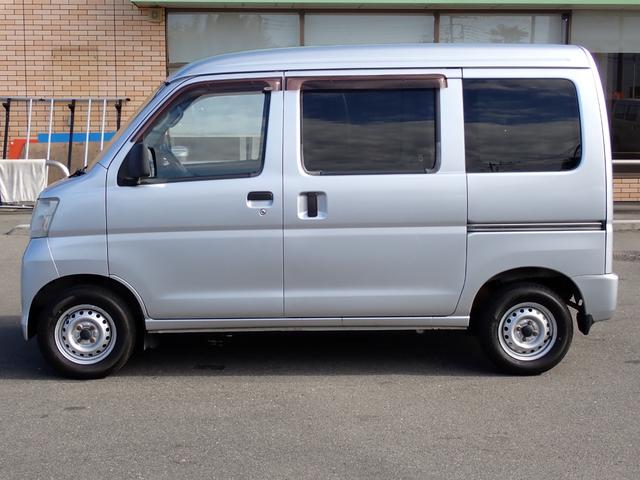 サンバーバン トランスポーター 1オーナー 記録簿付 キーレス ETC パワーウインドウ プライバシーガラス ドアバイザー 145R12 2025年製ブリヂストン ダブルエアバッグ タイミングチェーン車 2(4)人乗 荷室フラット(14枚目)