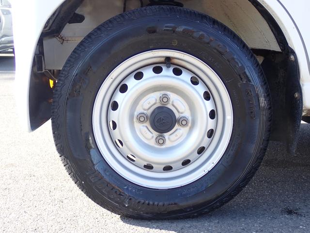 ピクシスバン デラックス　記録簿　ナビ　ＴＶ　ＥＴＣ　ＣＤ　キーレス　スペアキー　プライバシーガラス　荷室フラット　オーバーヘッドシェルフ　１４５Ｒ１２　パワーウインドウ　ダブルエアバッグ（19枚目）