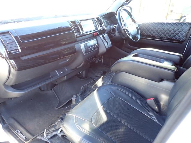 ハイエースバン スーパーＧＬ　ナビ　地デジ　バックカメラ　Ｂｌｕｅｔｏｏｔｈ対応　アルパインフリップダウンモニター　記録簿　純正ＬＥＤヘッドライト　ベッドキット　車中泊　ホワイトレタータイヤ　ローダウン　オバフェン　ＬＥＤテール（30枚目）