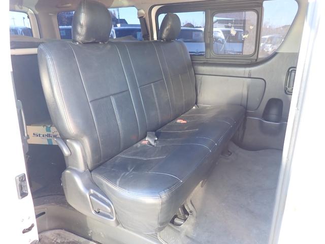 ハイエースバン スーパーＧＬ　ナビ　地デジ　バックカメラ　Ｂｌｕｅｔｏｏｔｈ対応　アルパインフリップダウンモニター　記録簿　純正ＬＥＤヘッドライト　ベッドキット　車中泊　ホワイトレタータイヤ　ローダウン　オバフェン　ＬＥＤテール（32枚目）