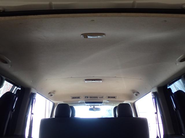ハイエースバン スーパーＧＬ　ナビ　地デジ　バックカメラ　Ｂｌｕｅｔｏｏｔｈ対応　アルパインフリップダウンモニター　記録簿　純正ＬＥＤヘッドライト　ベッドキット　車中泊　ホワイトレタータイヤ　ローダウン　オバフェン　ＬＥＤテール（36枚目）