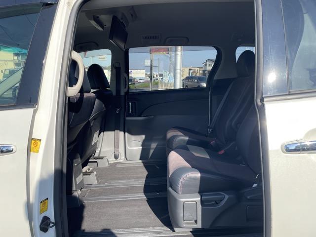 エスティマ ２．４アエラス　２０ｔｈアニバーサリーエディション　ワイドフリップダウンモニター　前後ドライブレコーダー　両側パワースライドドア　ハーフレザーシート　クルーズコントロール　ＨＤＤナビ　地デジ（フルセグ）　Ｂｌｕｅｔｏｏｔｈ　バックカメラ　スマートキー（33枚目）