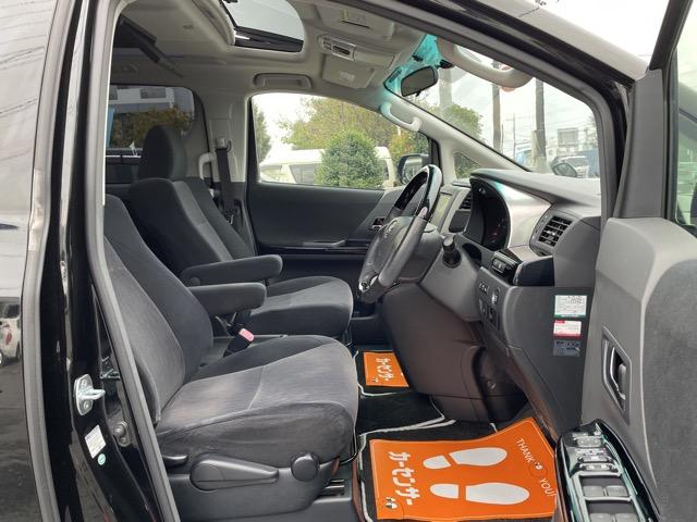 ヴェルファイア ２．４Ｚ　後期　サンルーフ　フリップダウンモニター　オットマンシート　両側パワースライドドア　コーナーセンサー　社外８インチナビ　地デジ　Ｂｌｕｅｔｏｏｔｈ　バックカメラ　ＥＴＣ　スマートキー　純正ＡＷ（17枚目）