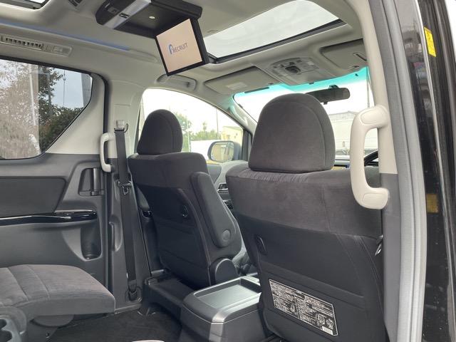 ヴェルファイア ２．４Ｚ　後期　サンルーフ　フリップダウンモニター　オットマンシート　両側パワースライドドア　コーナーセンサー　社外８インチナビ　地デジ　Ｂｌｕｅｔｏｏｔｈ　バックカメラ　ＥＴＣ　スマートキー　純正ＡＷ（19枚目）